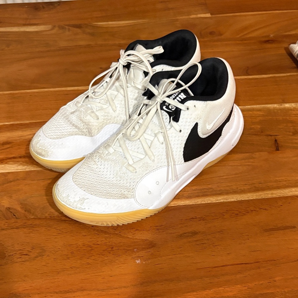 Nike White and Black Volleyball Shoes Size 6